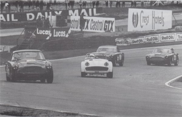 image Mike Salmon leads the AMOC/Bovis Thoroughbred Championship in the DB4