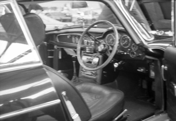 image amht-2012-309-19a db6 cockpit (blurred)