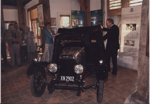 image AMHT-2009-031 3