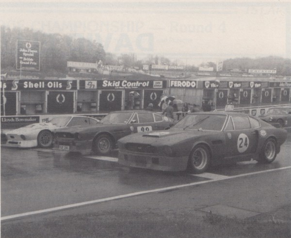 image David Ellis, Michael Cousins and Dan Prater on the grid for the 1984 Post 1959 race