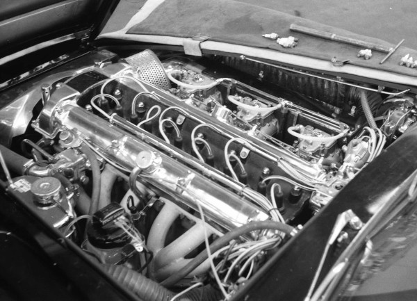 image amht-2012-309-13 db6, x111 (db4gt-0148r) engine compartment