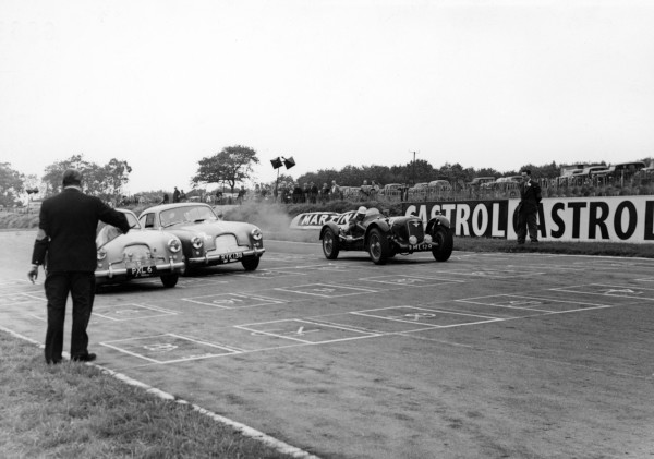 image amht-2016-810 - j6-707-u, eml 129, brands hatch 1956
