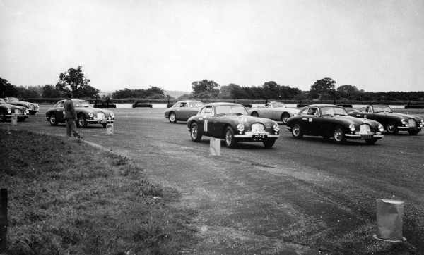image amht-2016-1835 - lml-50-199, hpr 2 - horsfall parade 1956