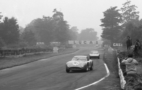 image 117-32 no-187, nick cussons in the lead